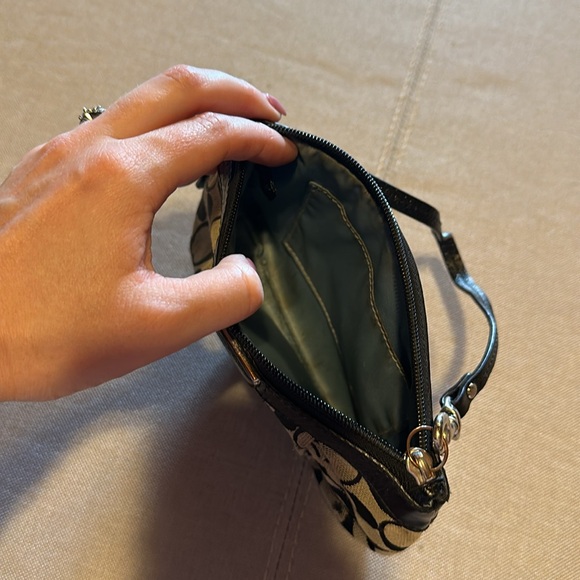 Black & Gray Coach Wristlet - Picture 4 of 9